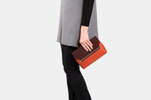 Load image into Gallery viewer, Stylist - Maple/Chocolate